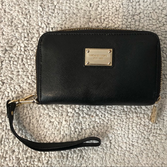 Michael Kors Wristlet/Wallet - Picture 2 of 10